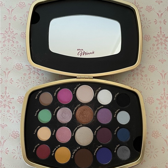 Sephora; Minnie Mouse Clutch Palette - Picture 3 of 3